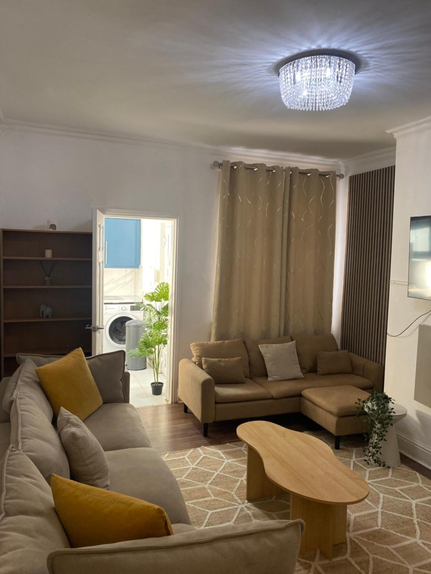Modern Townhouse-Free Parking-Games Room-Fast W-Ifi Manchester Ngoại thất bức ảnh